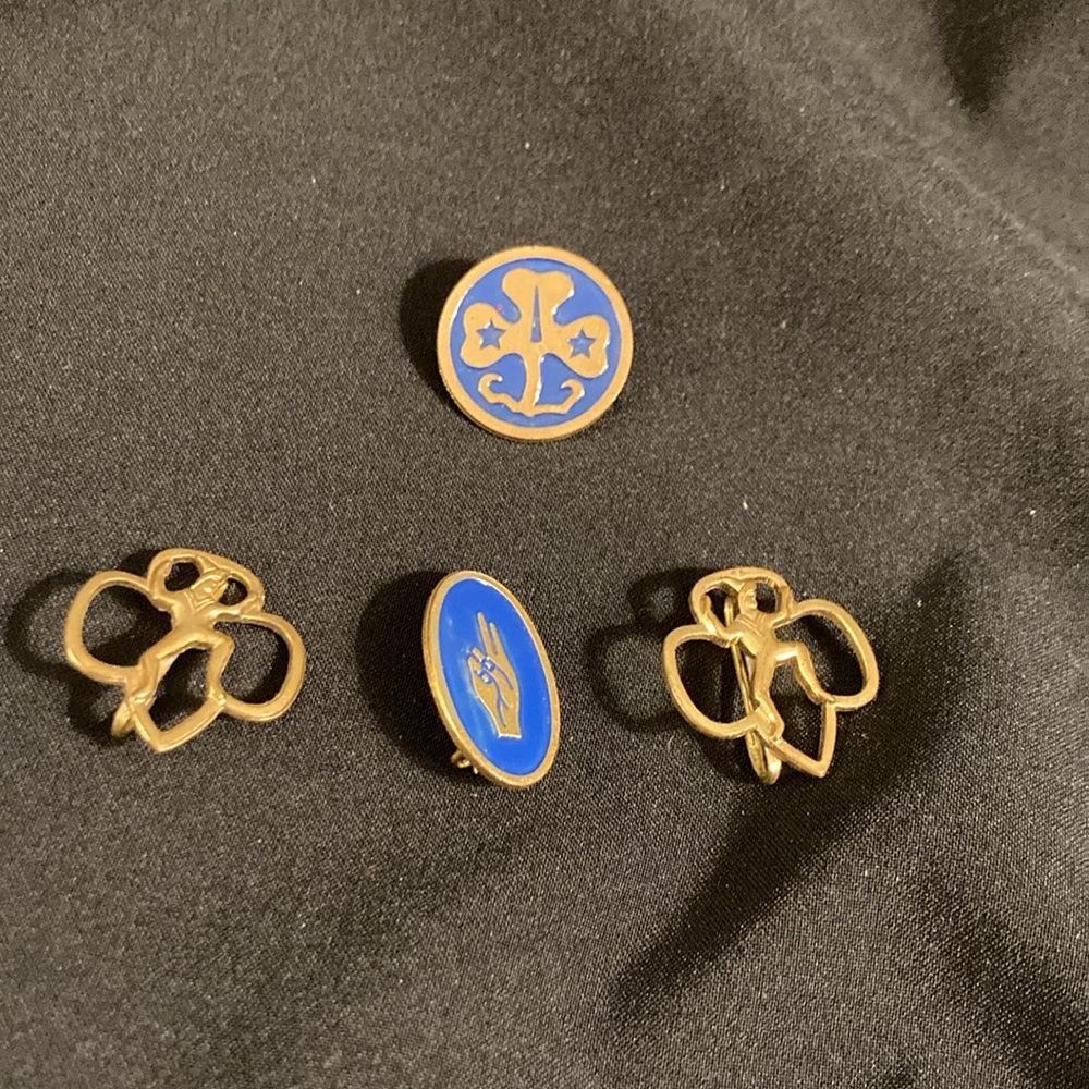 Girl Scout Ring, Badge & Pin Collection - Picture 4 of 4